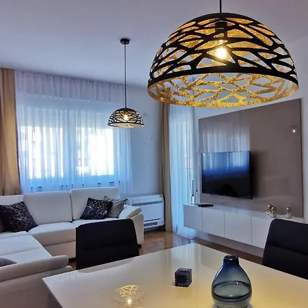 Sunlight Apartment *