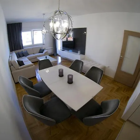 Sunlight Apartment *